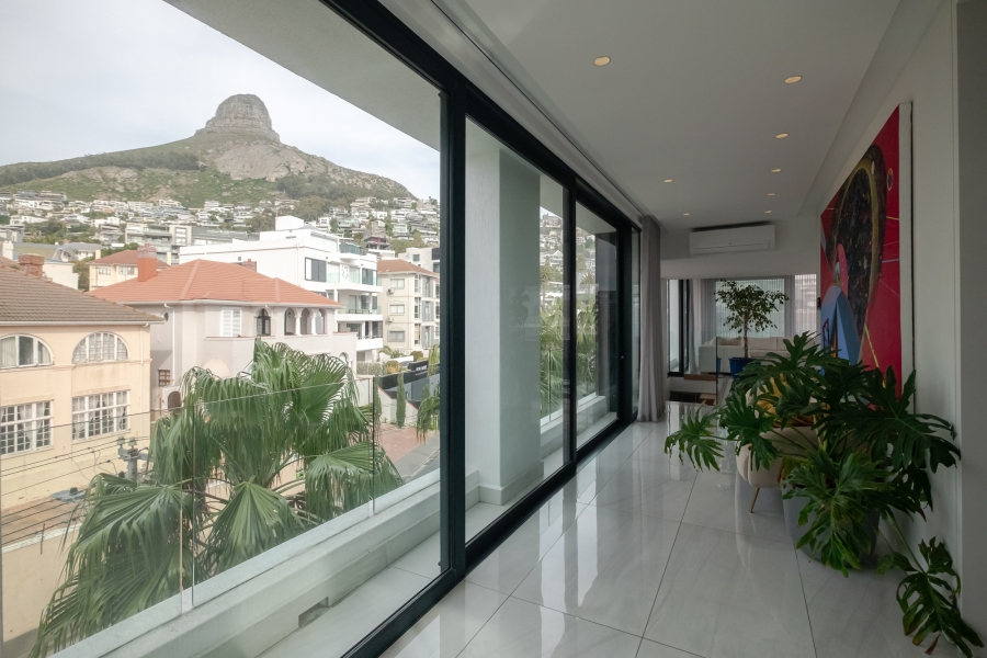 6 Bedroom Property for Sale in Bantry Bay Western Cape